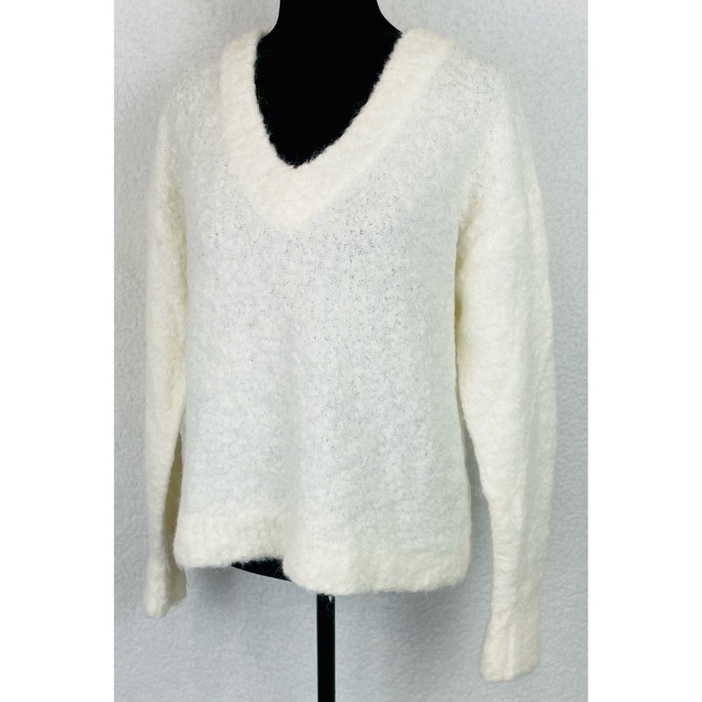 WILFRED • Aritzia Off-White/Cream Marseille Alpaca V-Neck Pullover Sweater, S - Picture 5 of 16